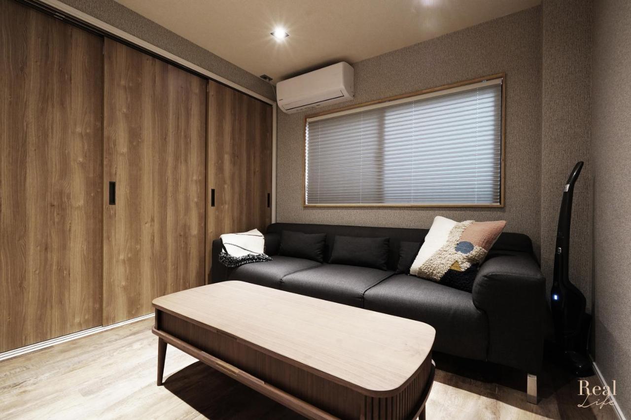 Apartment Real Life Sangenjaya Tokyo