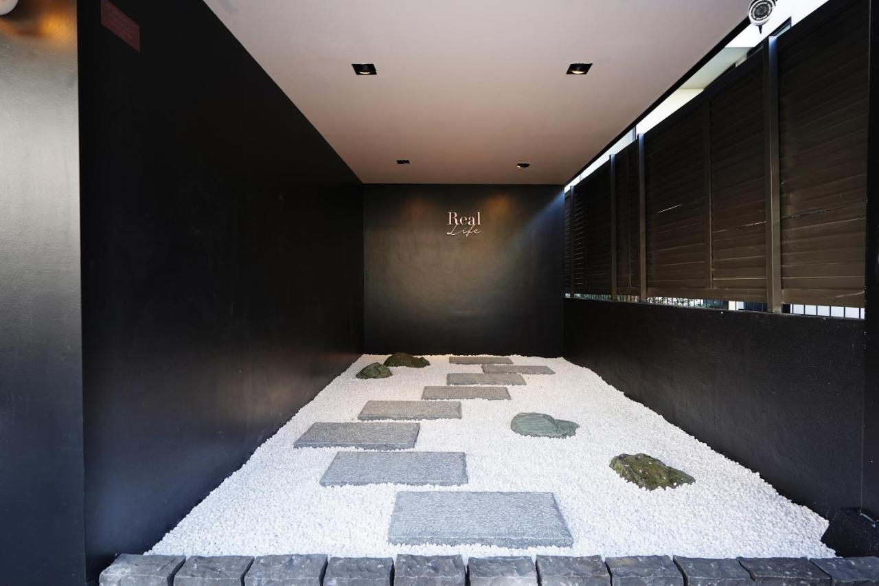 Apartment Real Life Sangenjaya Tokyo