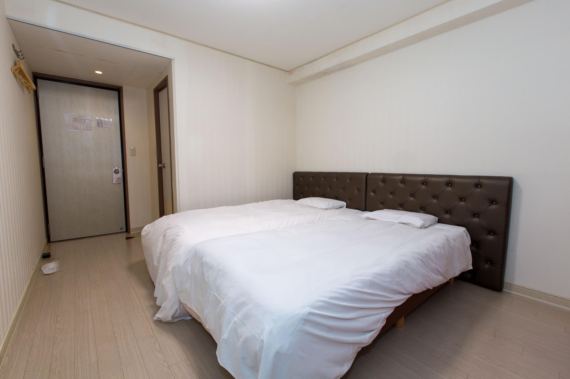 Empire In Shinjuku Hotel 2*