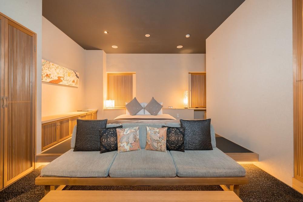 Roppongi S Hotel