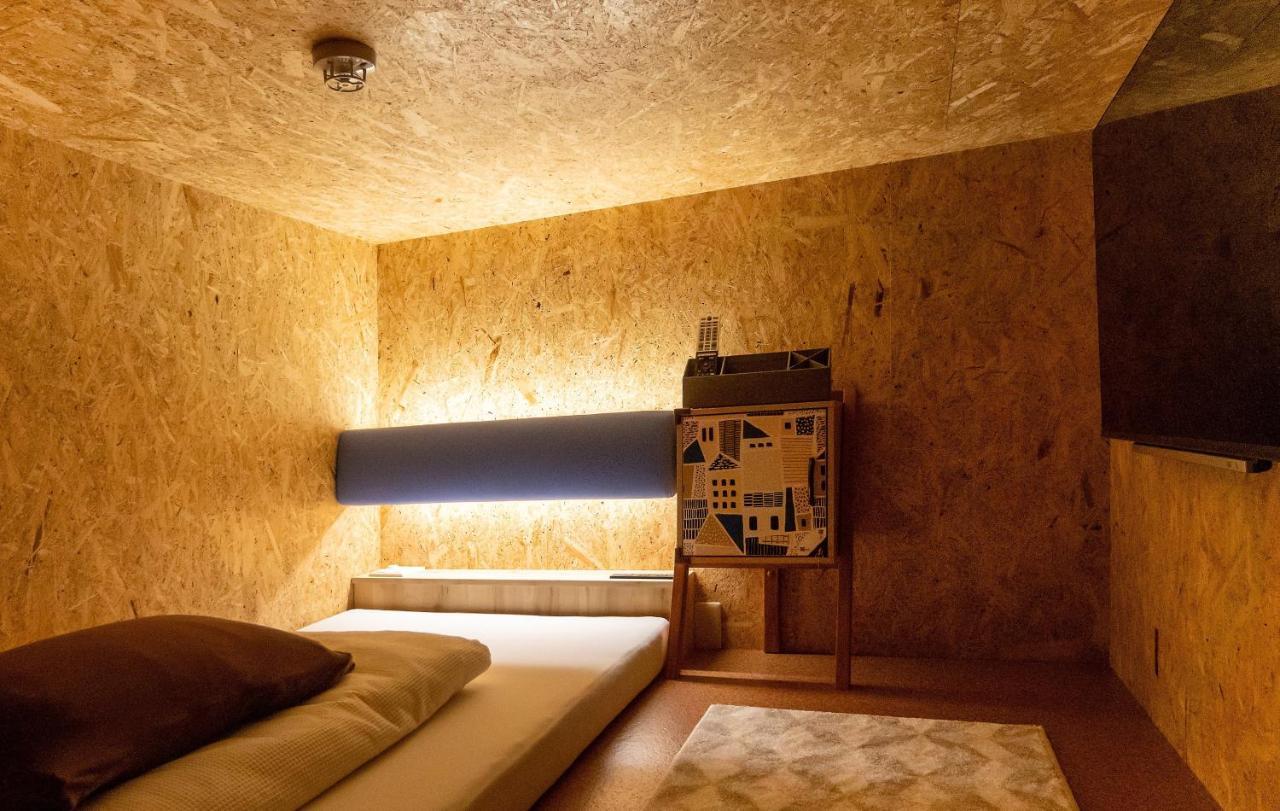 Eegee Kamata Capsule hotel 2*