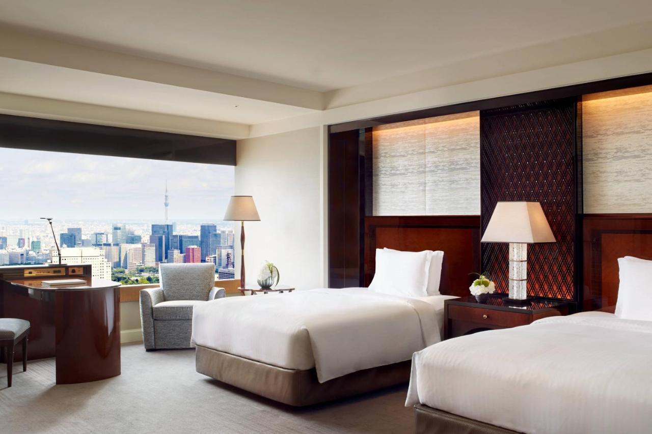 The Ritz-carlton,