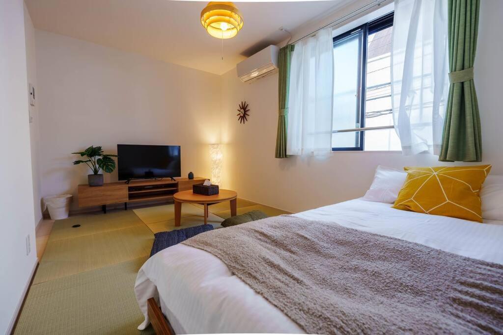 E Newly Renovated Hotel, Direct Access To Ueno, Asakusa, Disneyland, Airport * Tokyo