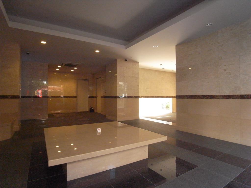 Apartment Palace Minami-azabu Tokyo