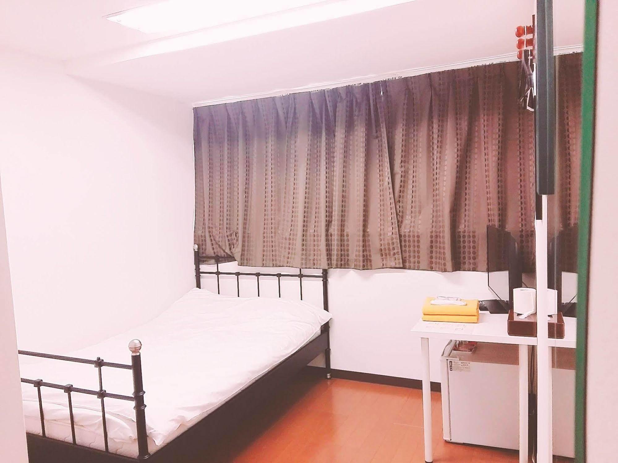 Hotel Shinjuku Oscar 2*