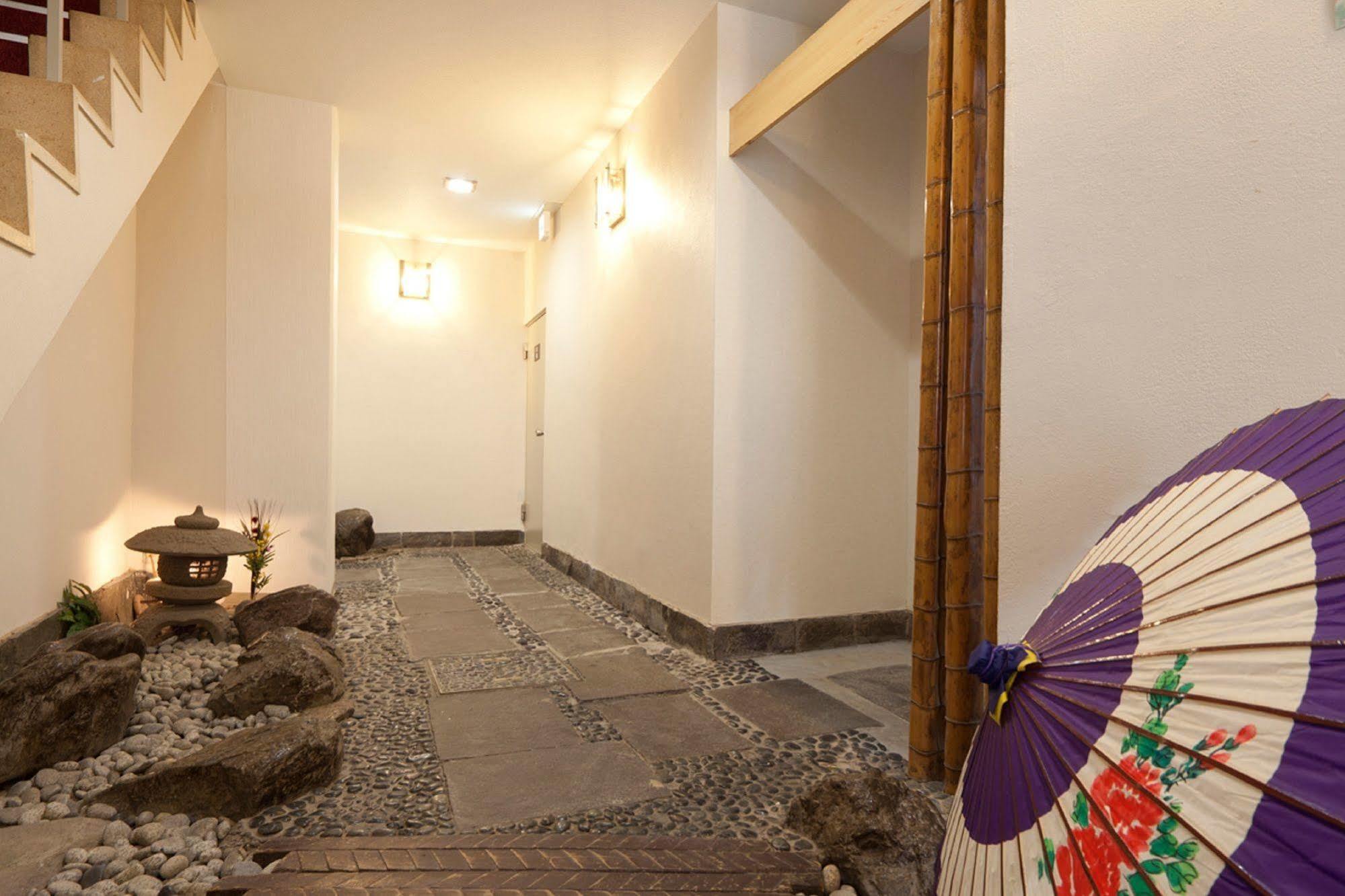 Shin Okubo Sekitei Hotel 2*