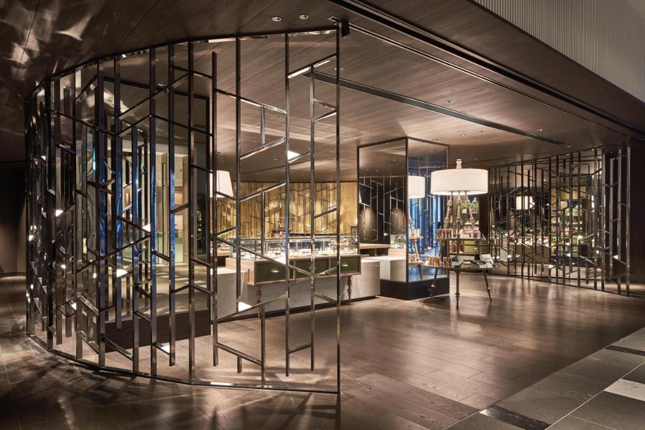 The Park Tower - Preferred & Resorts, Lvx Collection