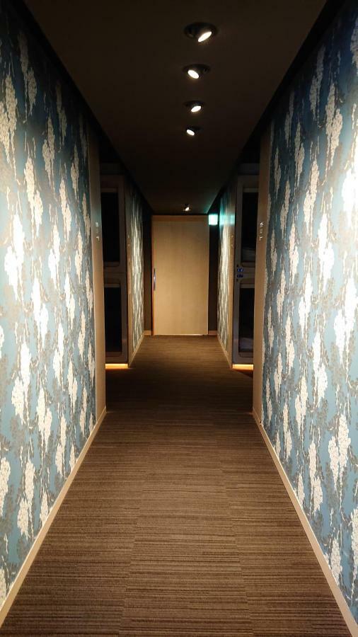 Capsule hotel Ginza Bay 2*
