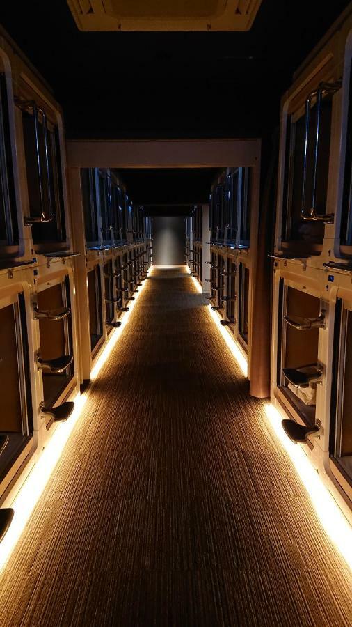 Capsule hotel Ginza Bay 2*