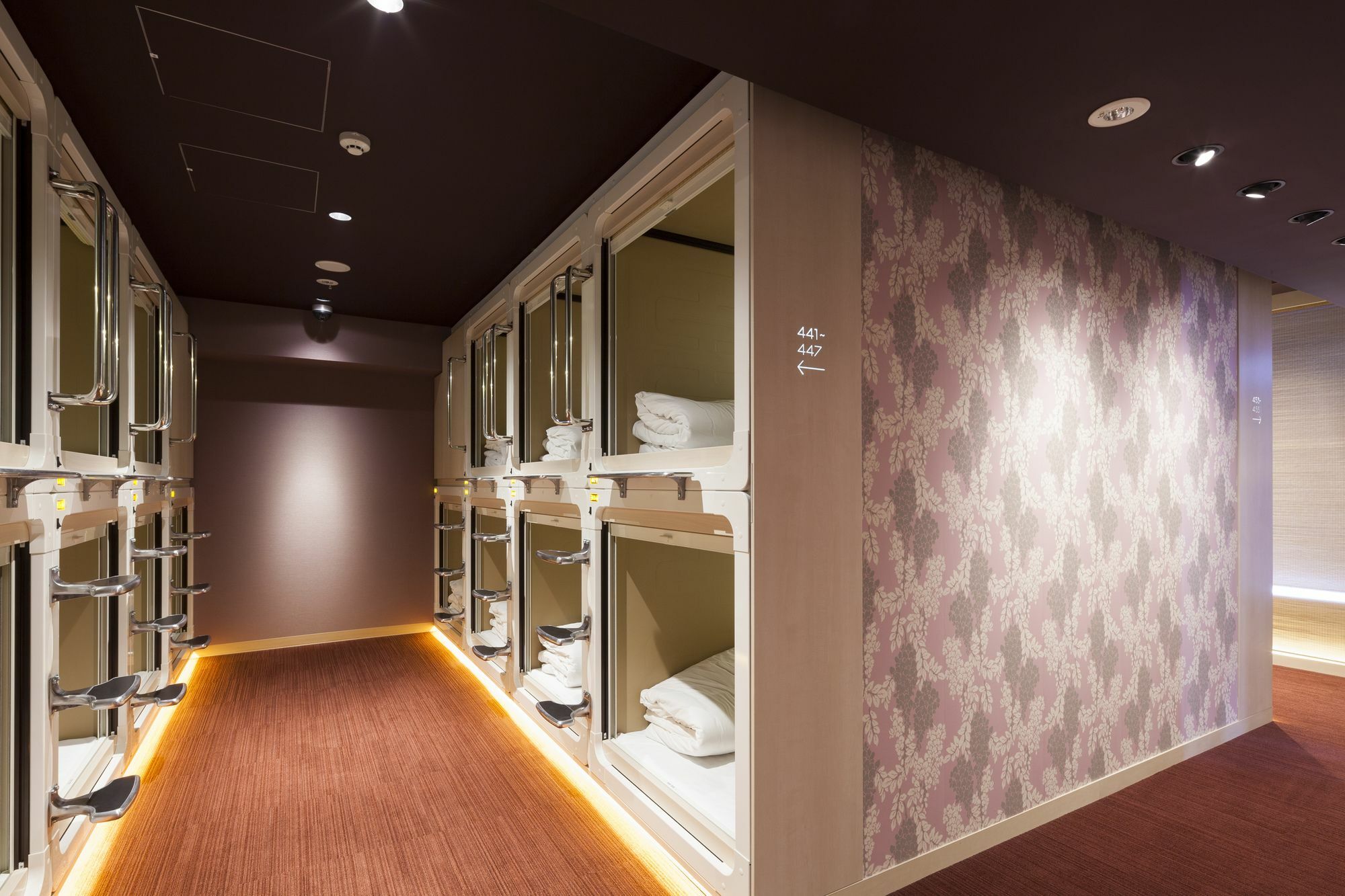 Capsule hotel Ginza Bay 2*