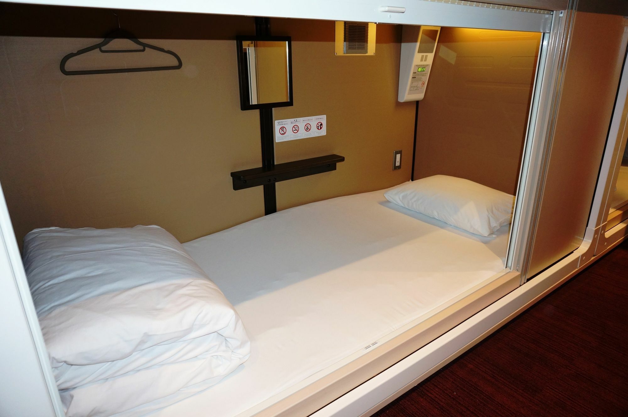 Ginza Bay Capsule hotel Tokyo