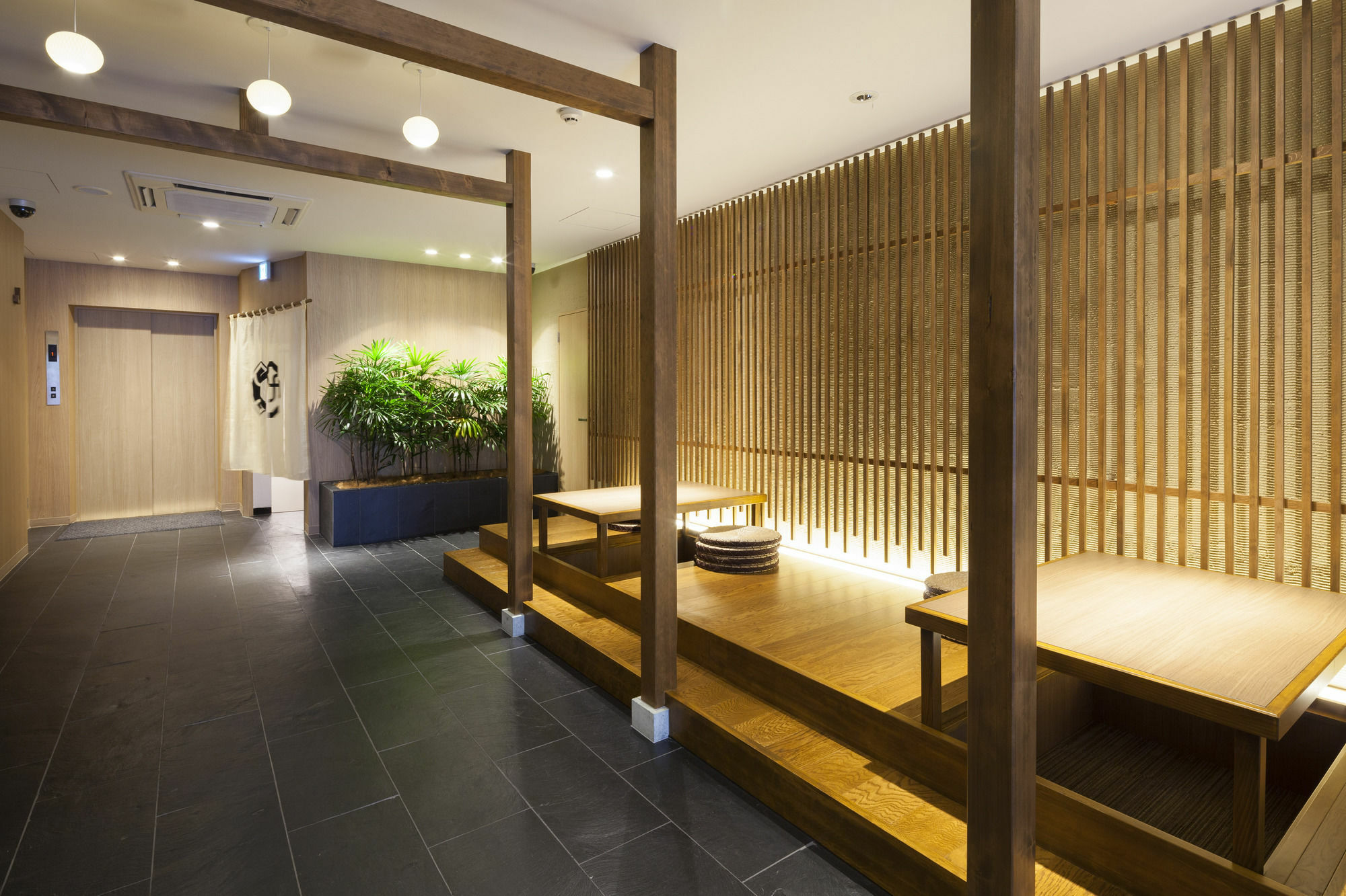 Capsule hotel Ginza Bay 2*