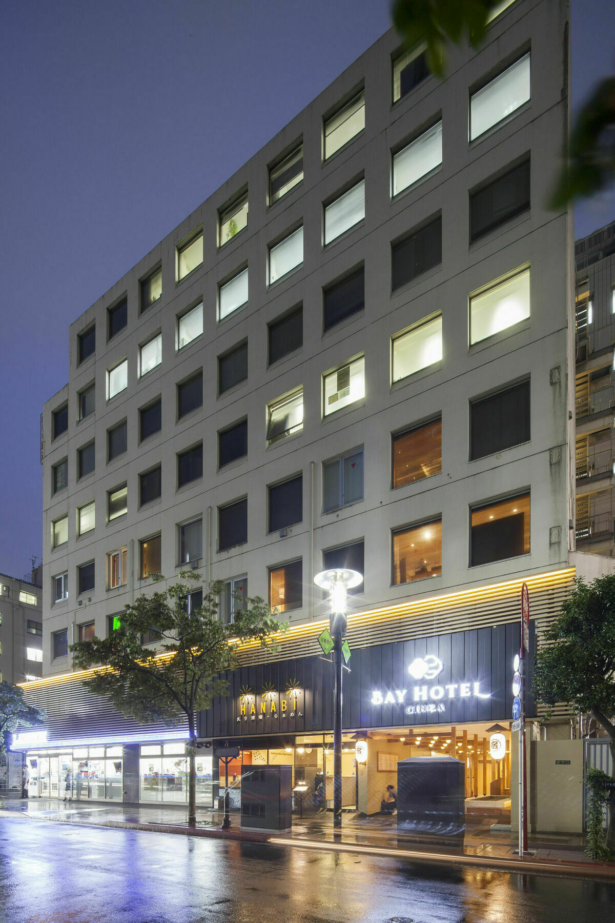 Ginza Bay Capsule hotel Tokyo