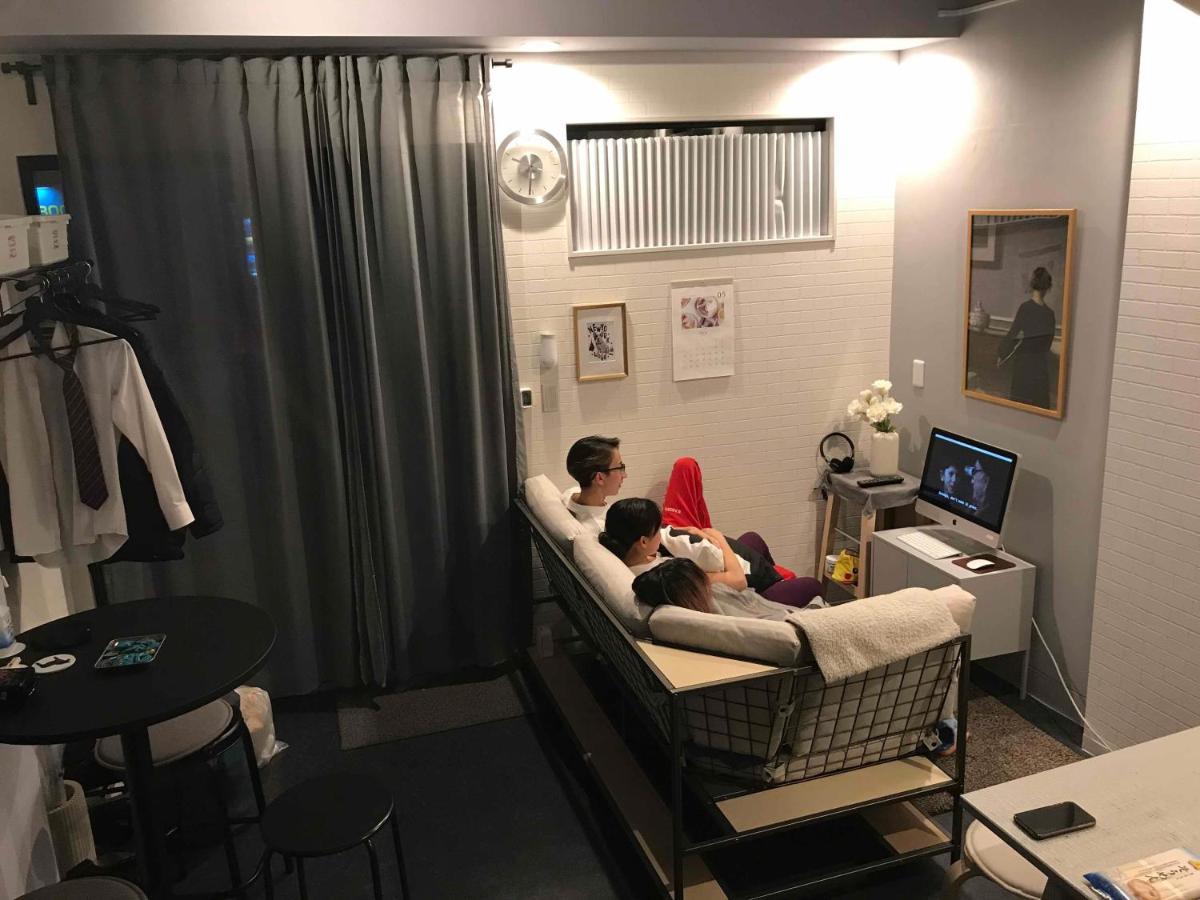 1010 Senjuohashi Hostel
