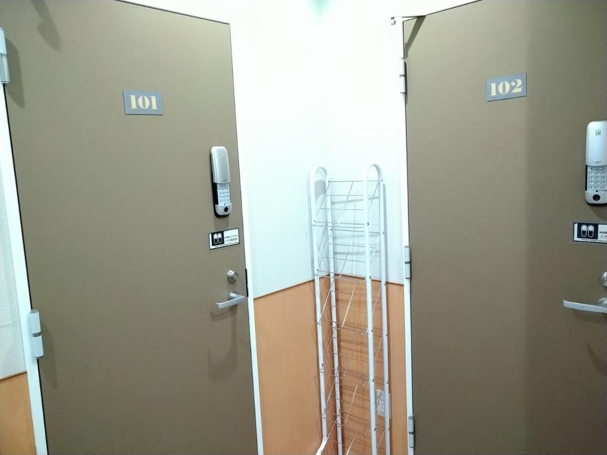 Apartment Issyuku Higashiueno