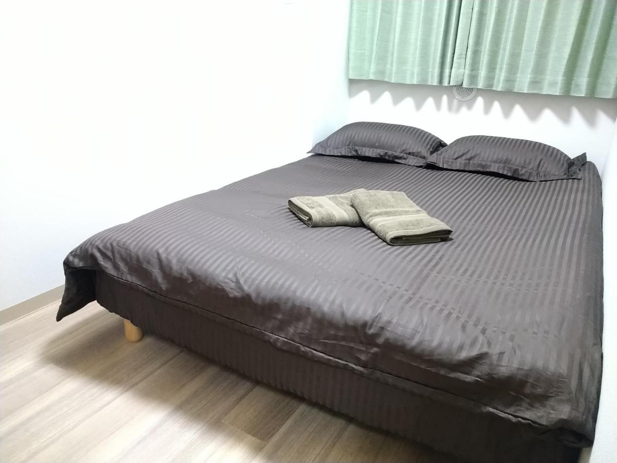 Apartment Issyuku Higashiueno *