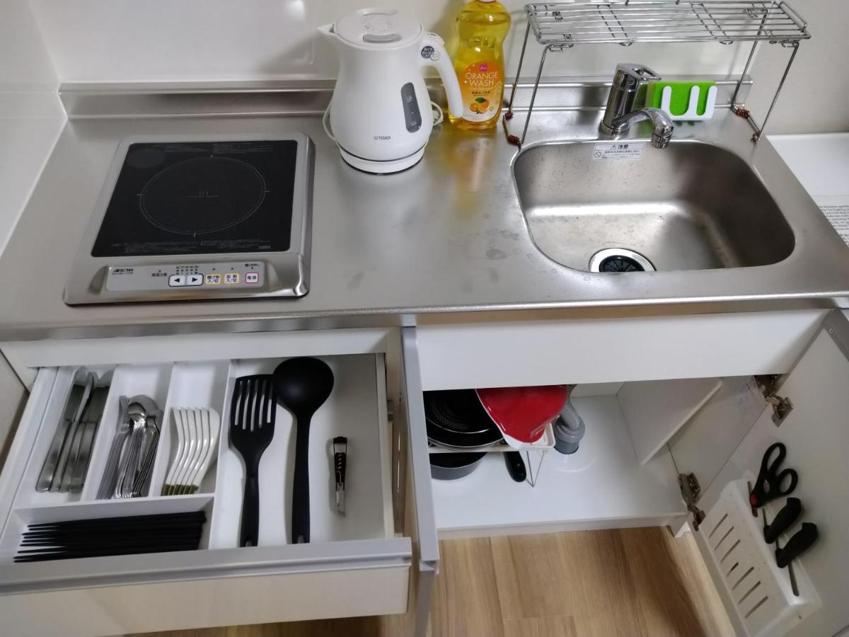 Apartment Issyuku Higashiueno *