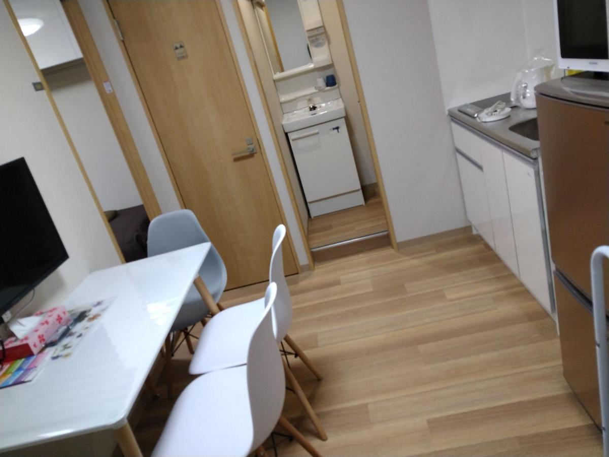 Issyuku Higashiueno Apartment *