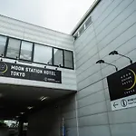 Moon Station Hotel Tokyo