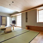Kaminarimon Ryokan