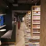 Booth Netcafe & Capsule