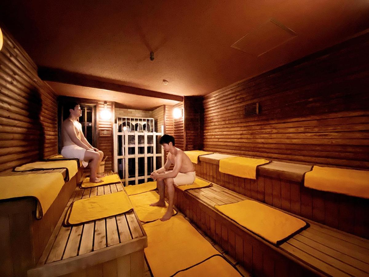 Shinjuku Kuyakusho-mae Capsule Tokyo