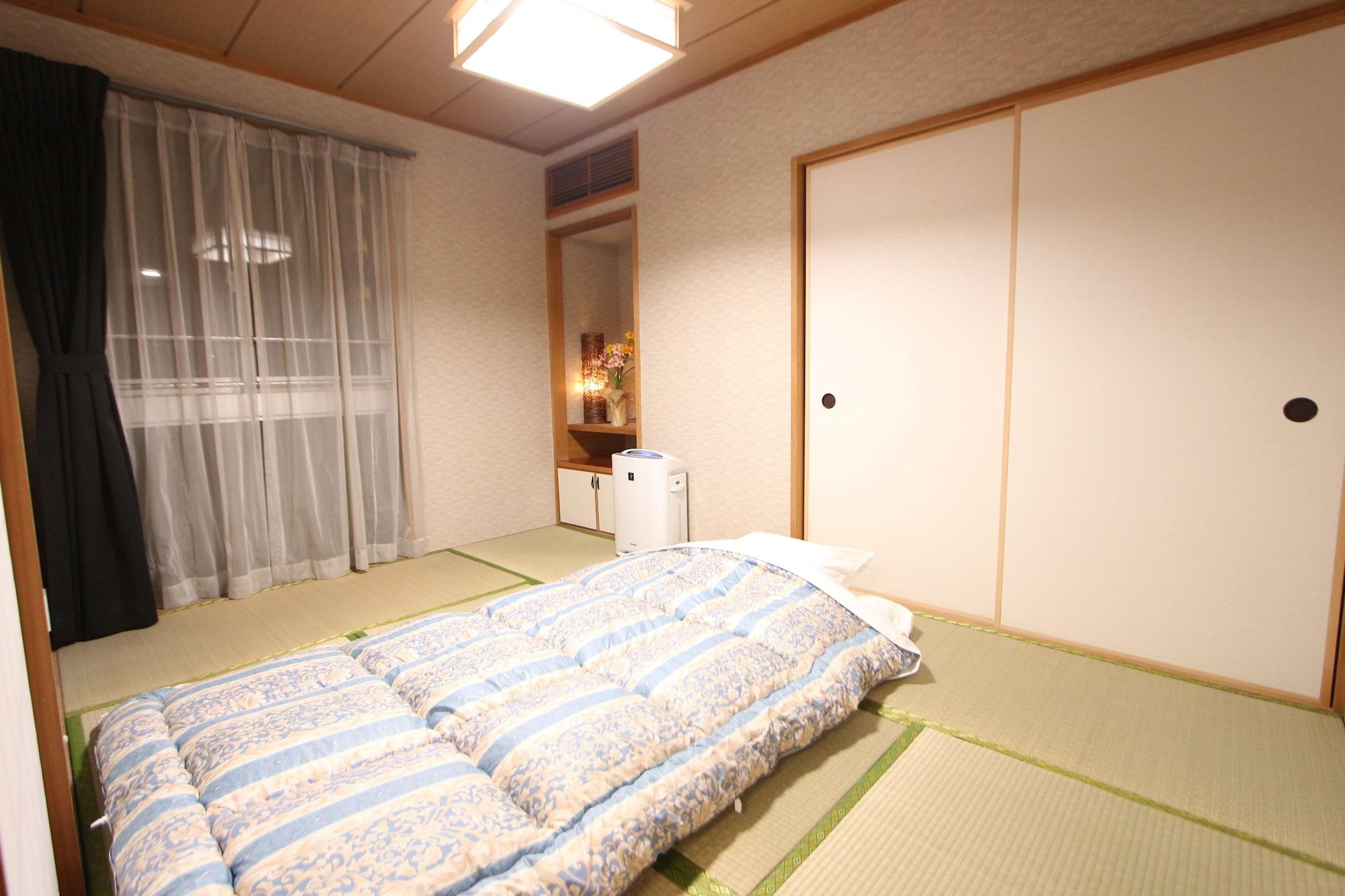 Livemax Budget Korakuen Tokyo