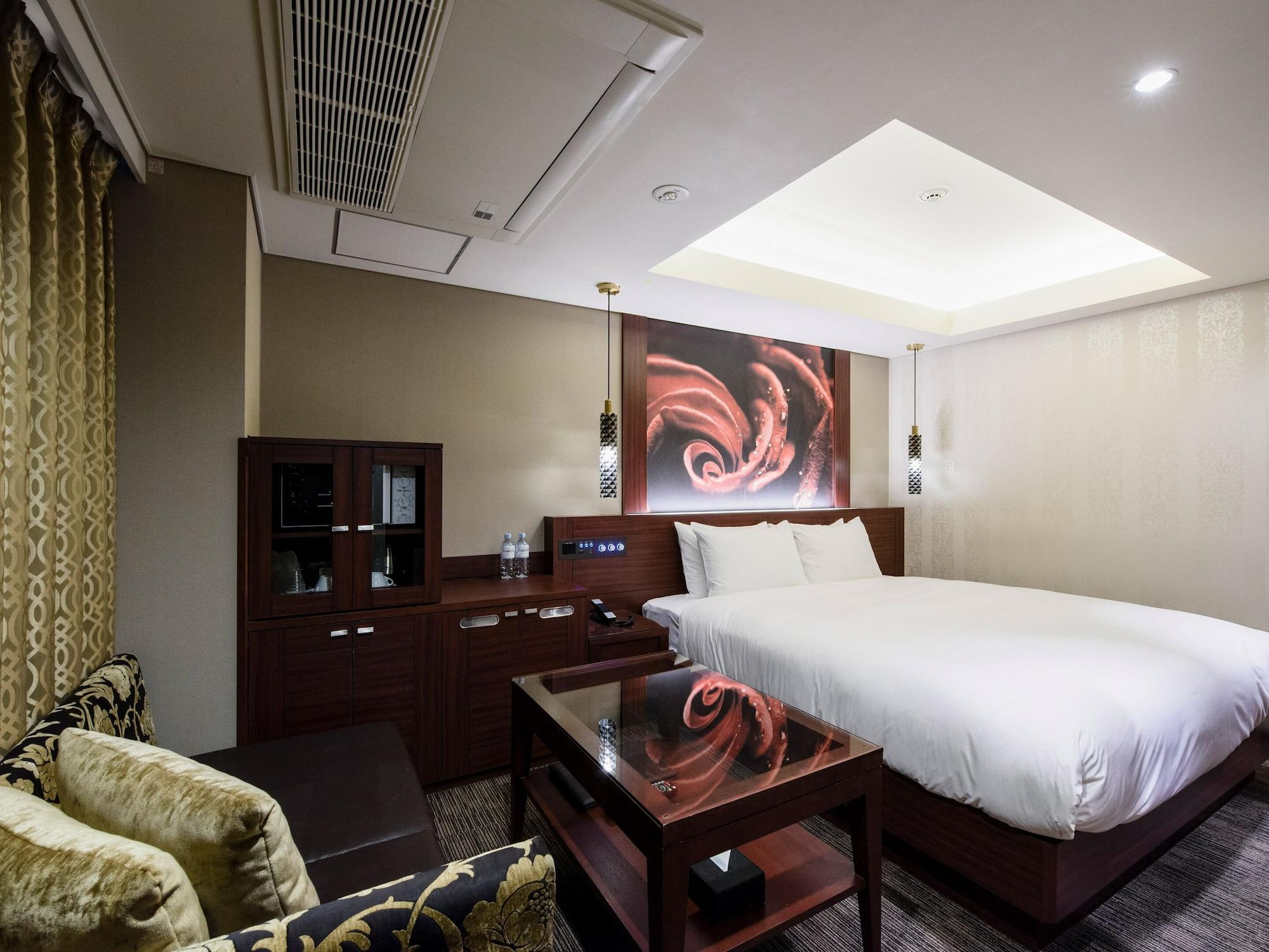 Meguroholic Hotel 3*