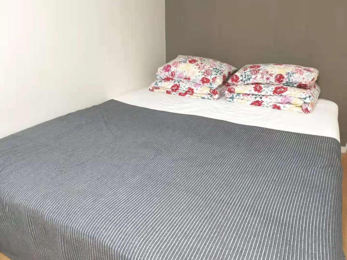 Apartment Gm -- Self Check-in -- Number & Password Is In The Following Email *