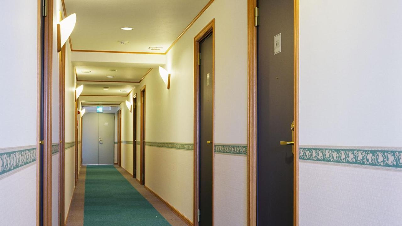 Toyoko Uguisudani Ekimae 3*