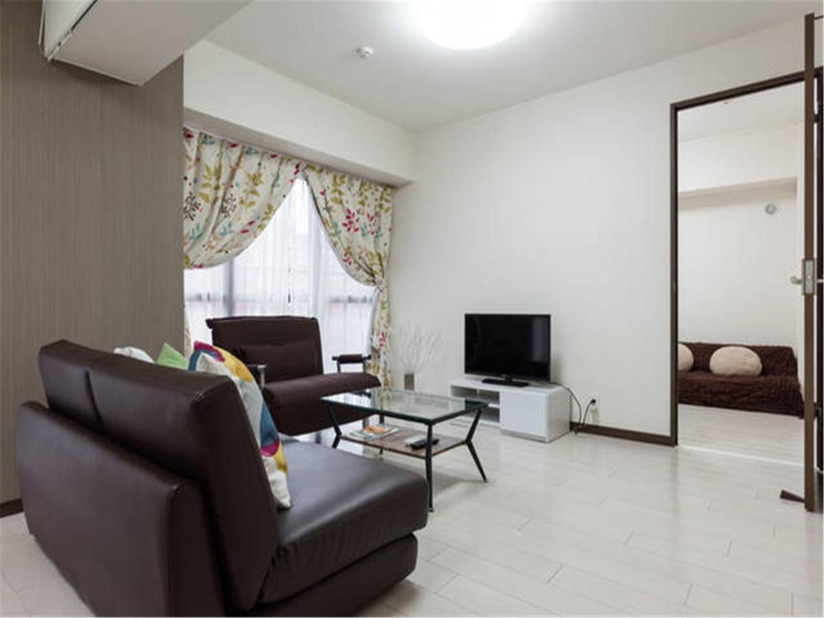 Kiki Lm -- Self Check-in -- Number & Password Is In The Following Email Apartment