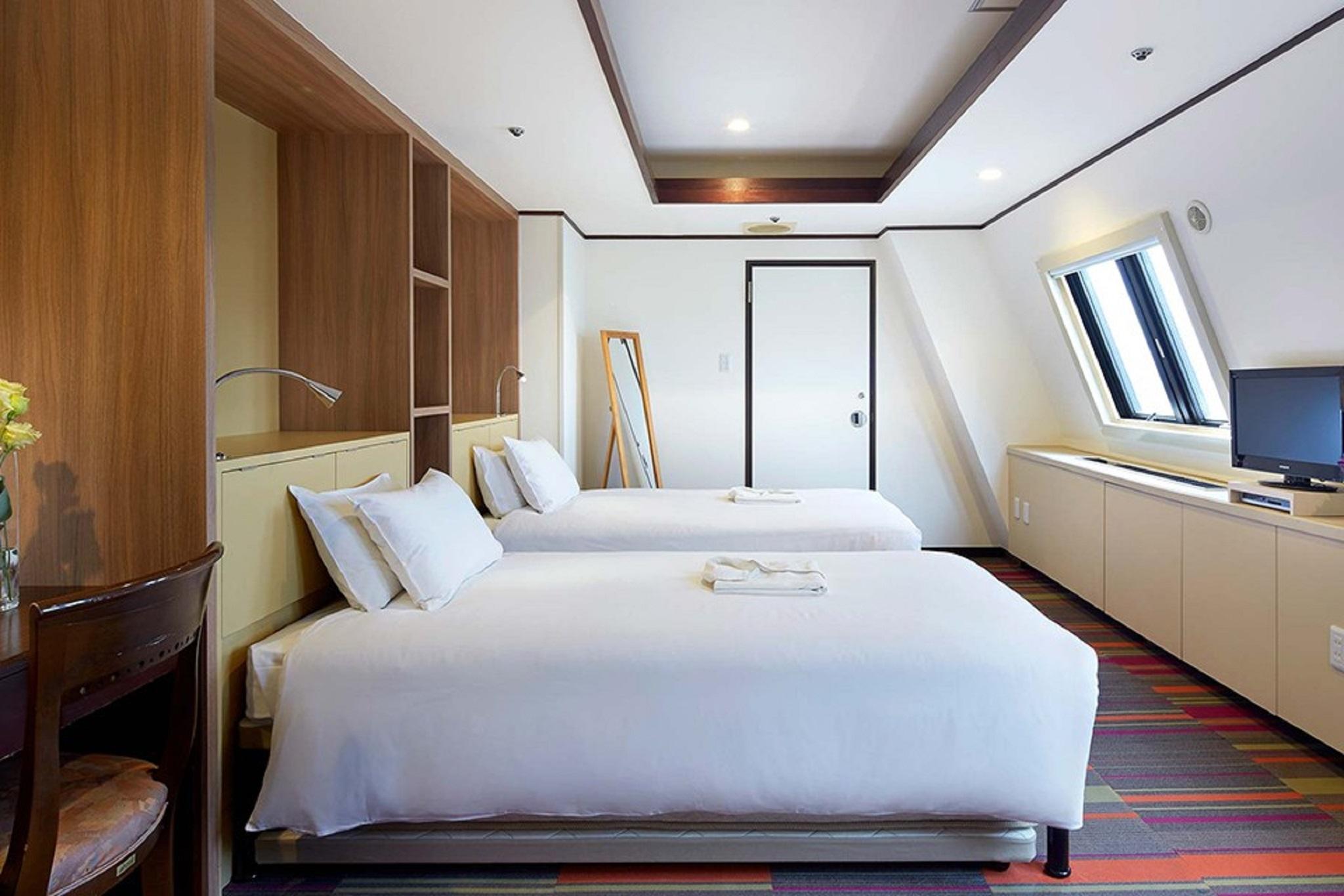 The B Sangenjaya Hotel 3*