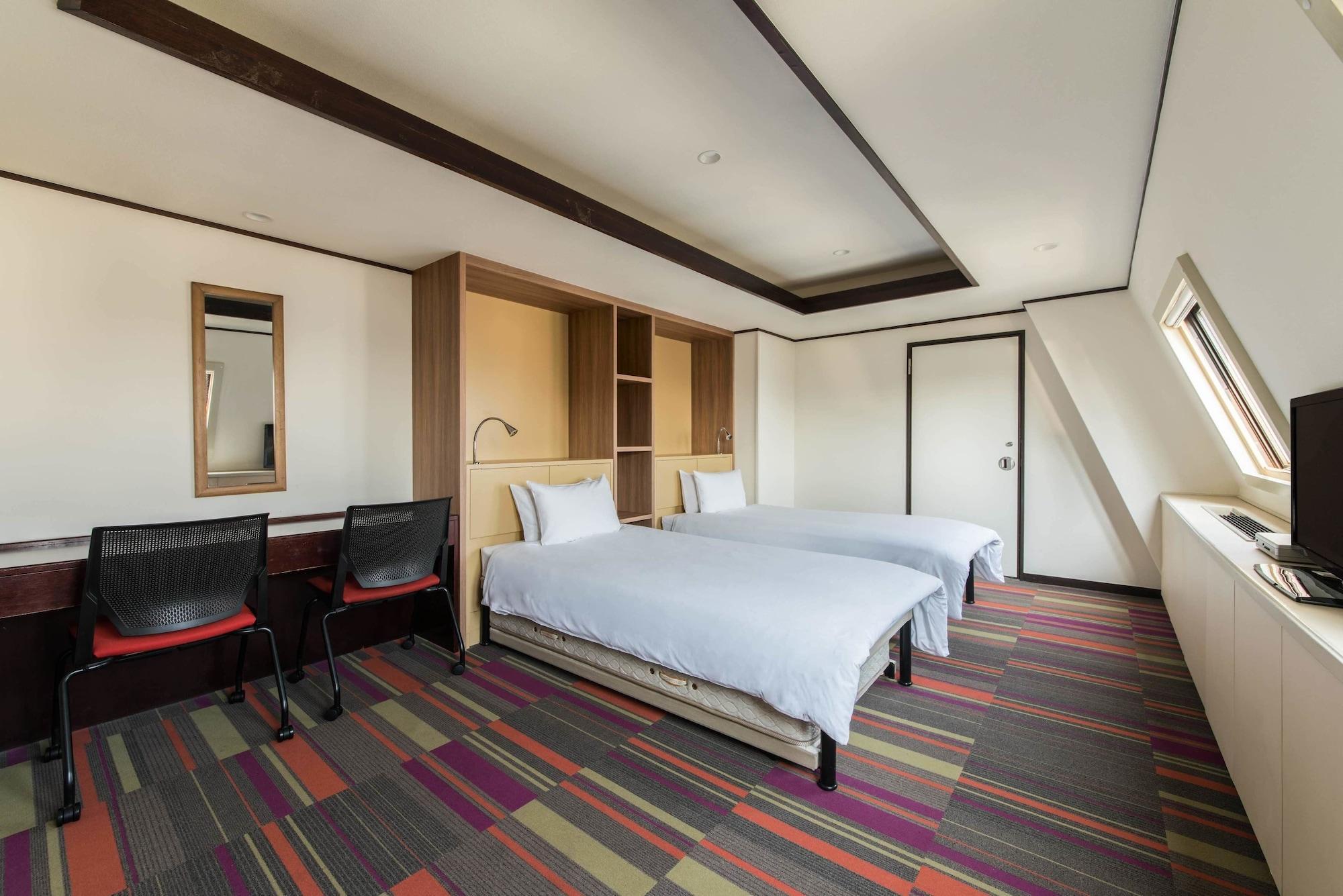 The B Sangenjaya Hotel 3*