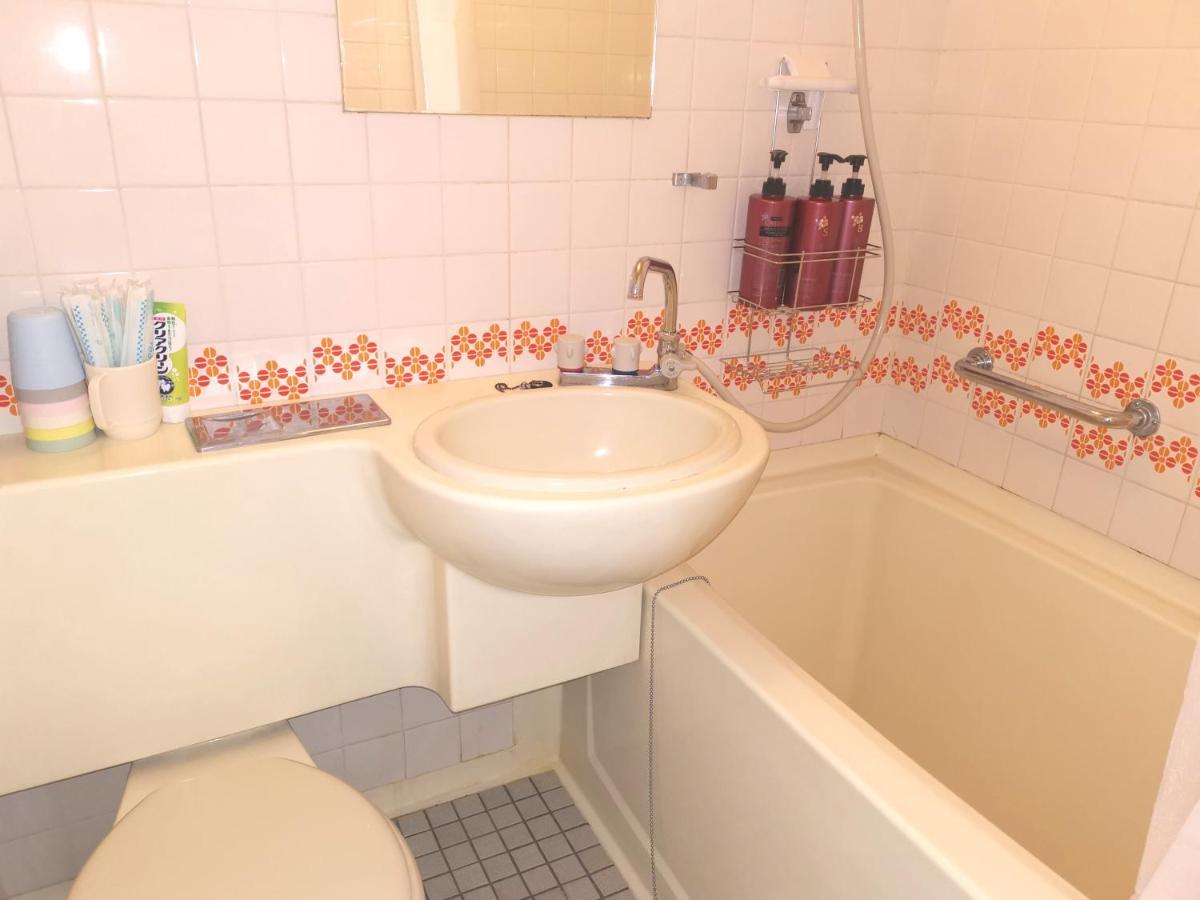 Apartment B House -- Self Check In -- Number & Password Is In The Following Email