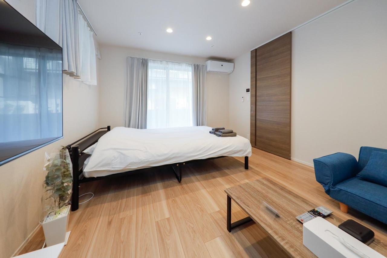 Higashi Komagata House *