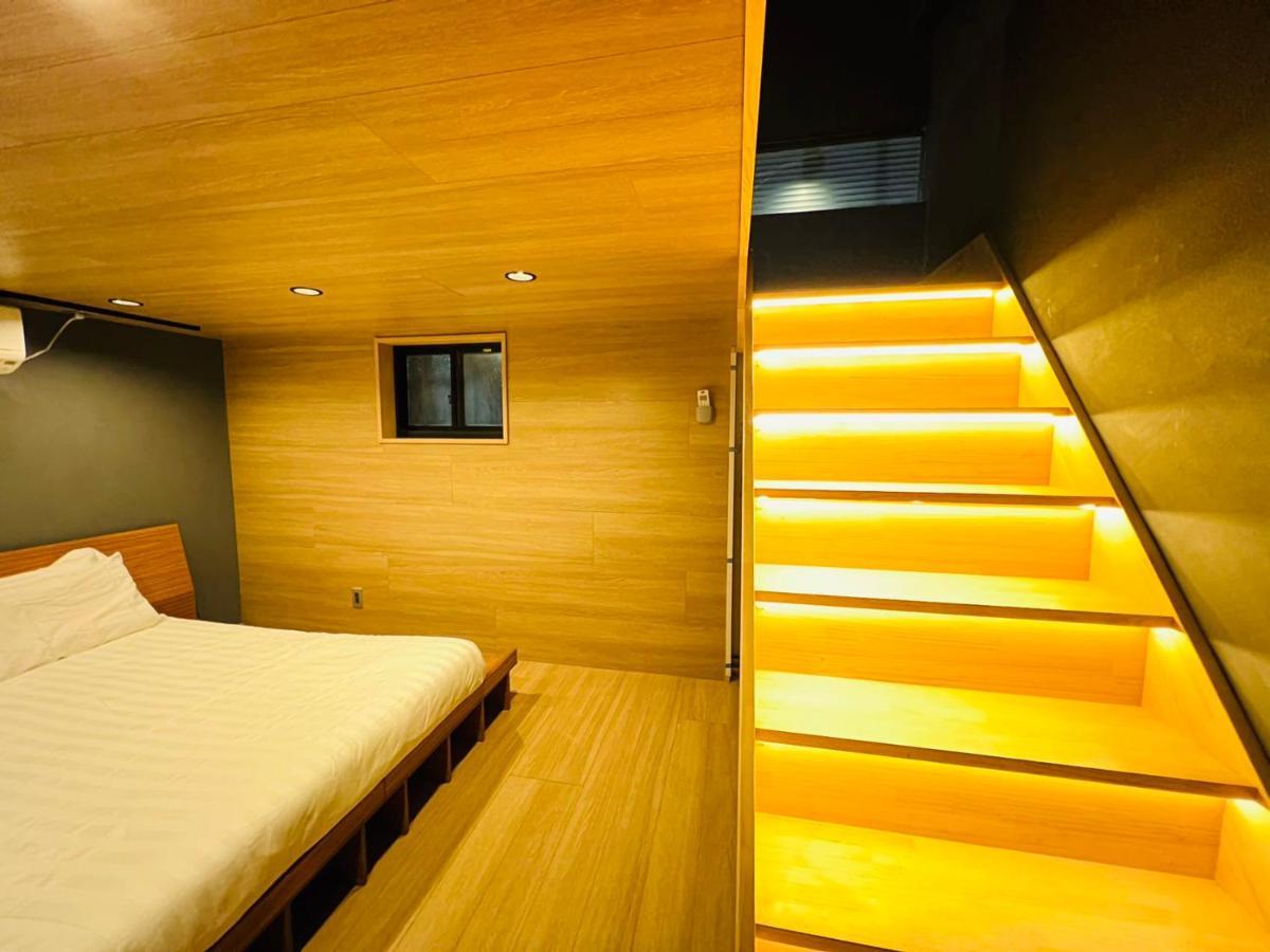 Ueno House *