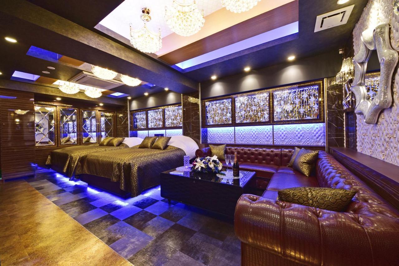 Love hotel Sara Grande *