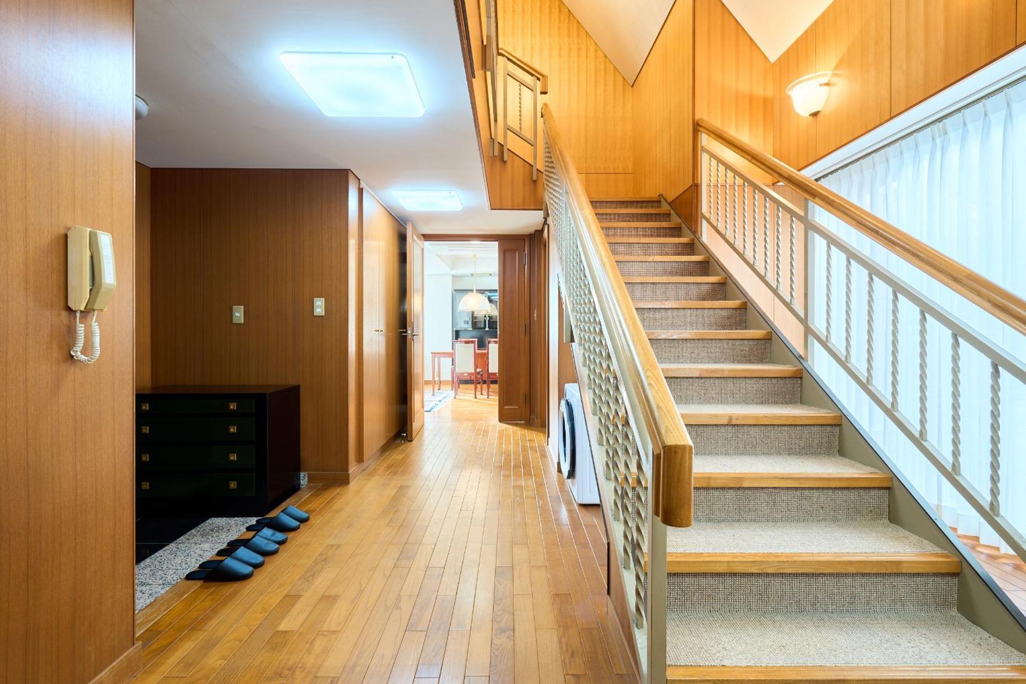 トータル140㎡/メゾネットタイプ豪華マンション/エレベーター付き/駅徒歩7分/最大16人 Apartment