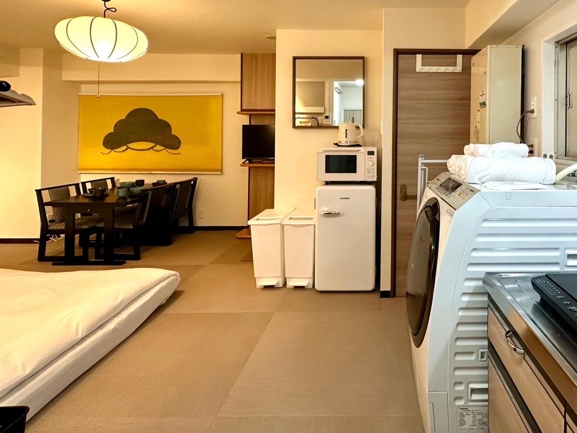 Apartment Ueno 2-4人アクセス抜群 山手線3分 上野浅草銀座近い 御徒町駅3分 アメ横3分 上野駅10分 上野広小路駅3分 湯島駅2分 和風畳寝室 Tokyo
