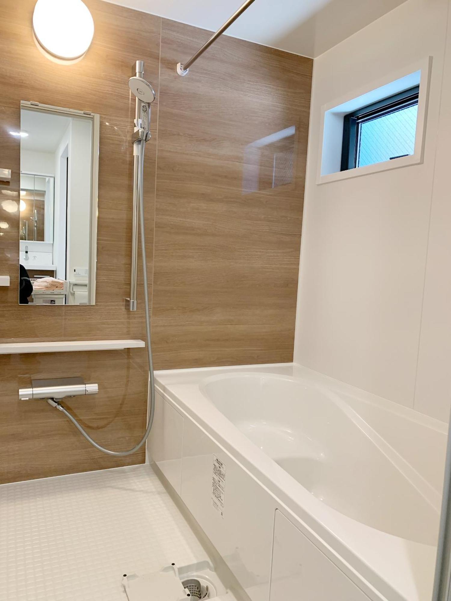 Shinjuku#ookubo#kabukicho#new Built 4beds Room,3 Toilets, 2 Shower Rooms#新宿中心#大久保#歌舞伎#地铁站步行2分#新建一栋3层楼 4个卧室3个卫生间2个浴室1个客厅#高速无限制网络#智能马桶#干湿分离103 Tokyo