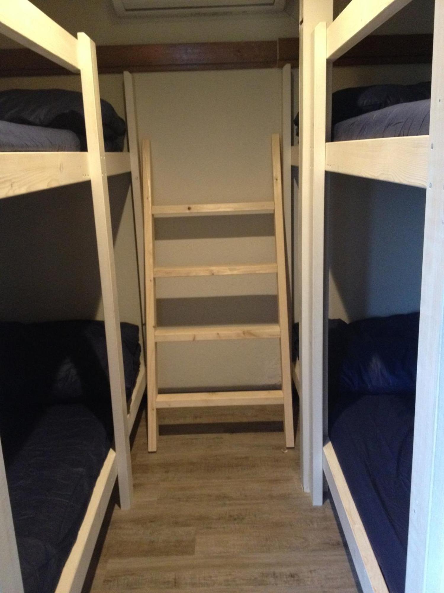 Hostel 328 & Lounge