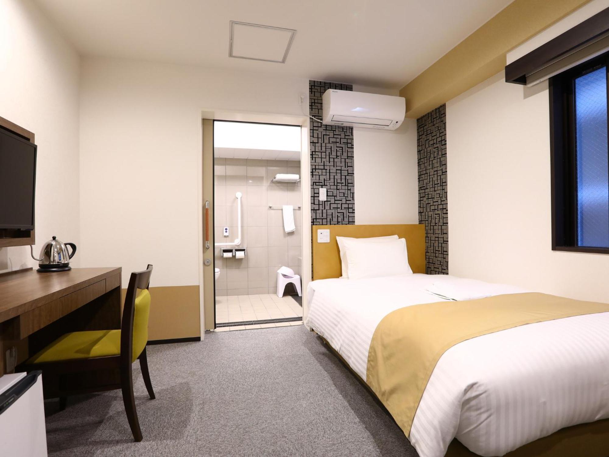 Wing International Select Ueno Okachimachi Hotel 3*