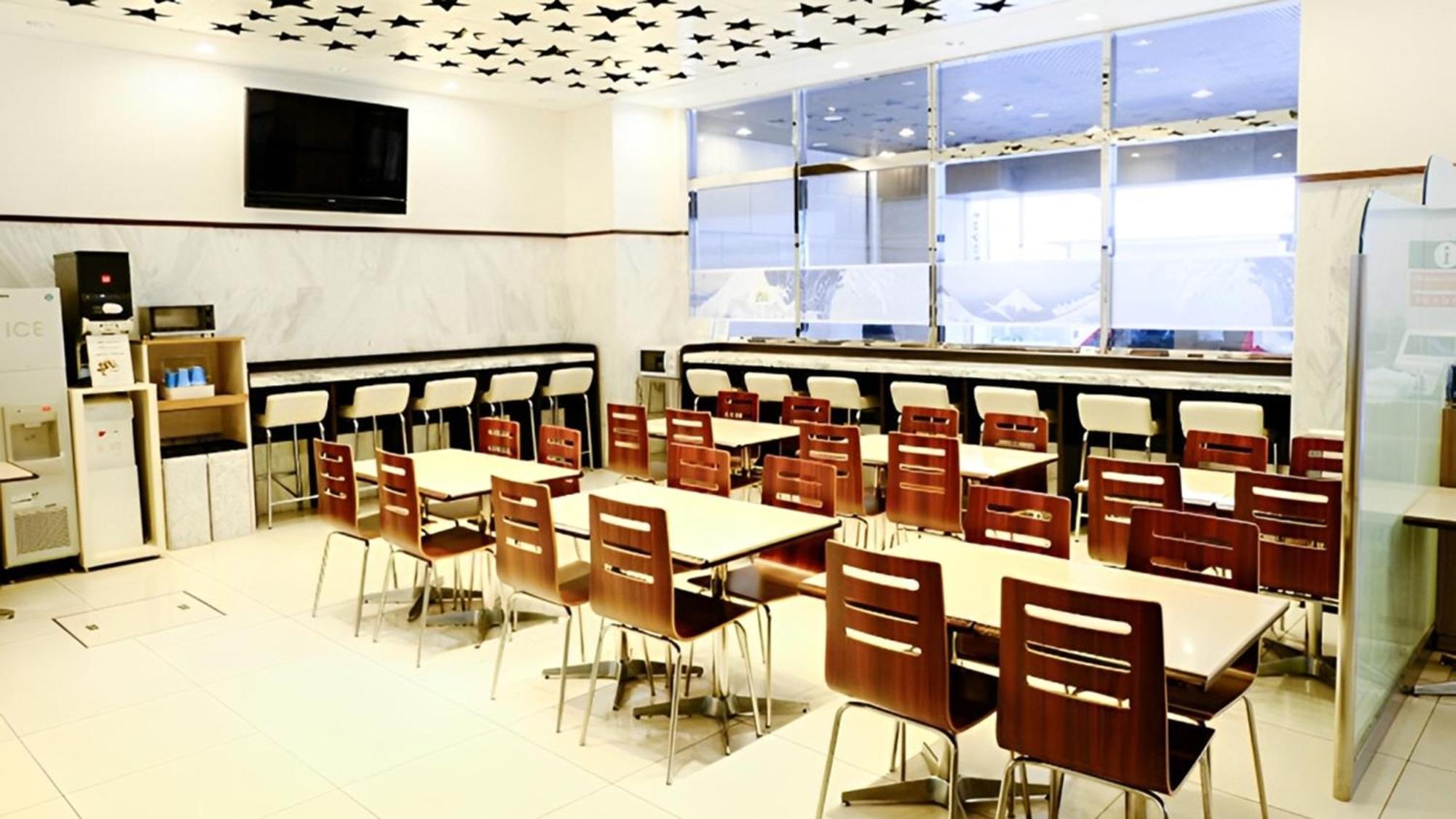 Toyoko Nihombashi Zeimusho Mae 3*
