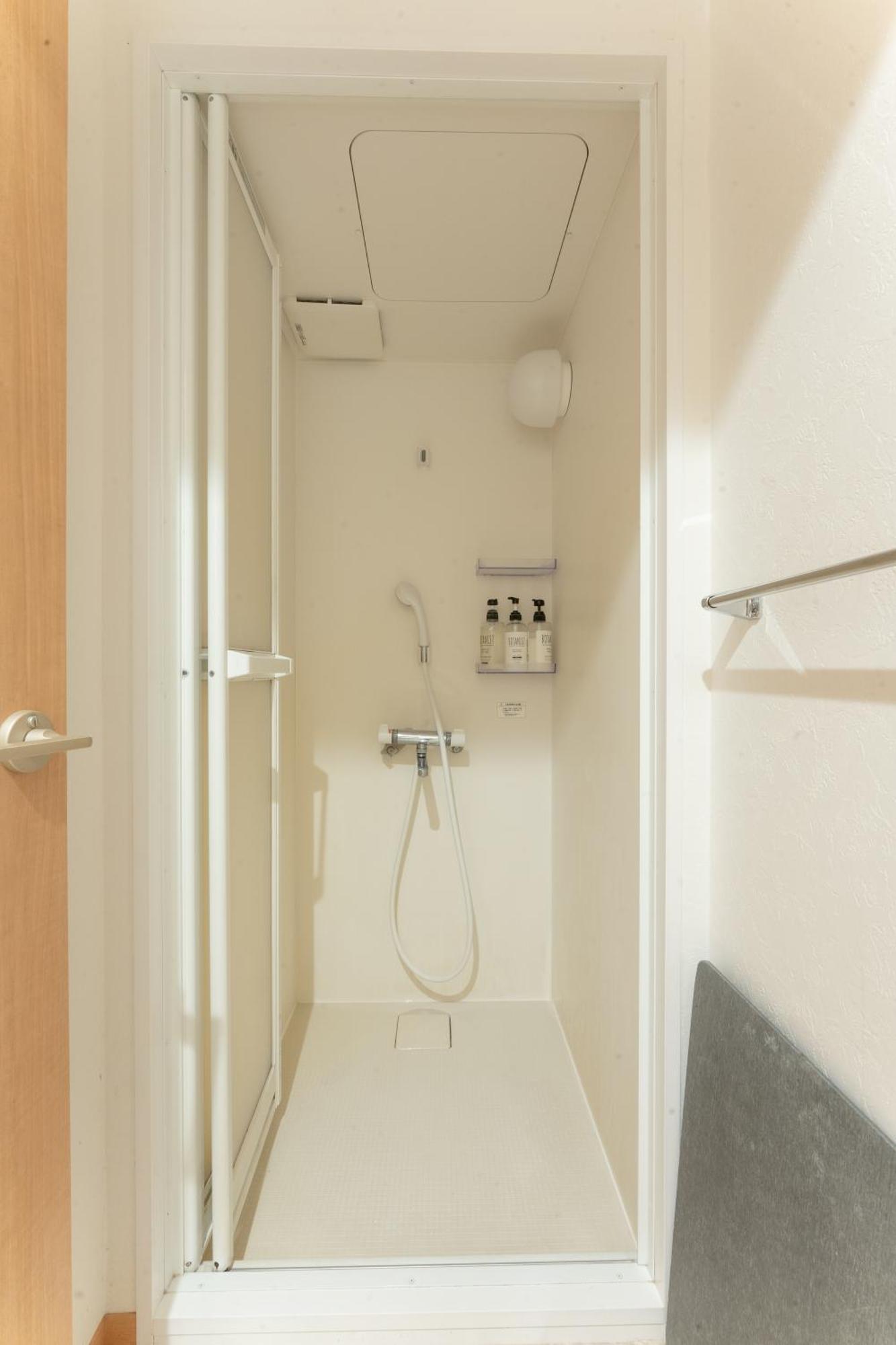 Unito Light Shimbashi Guest house *