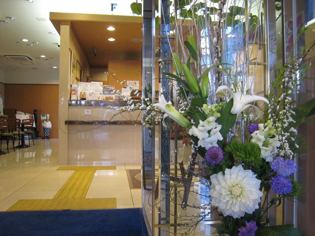 Toyoko Uguisudani Ekimae 3*