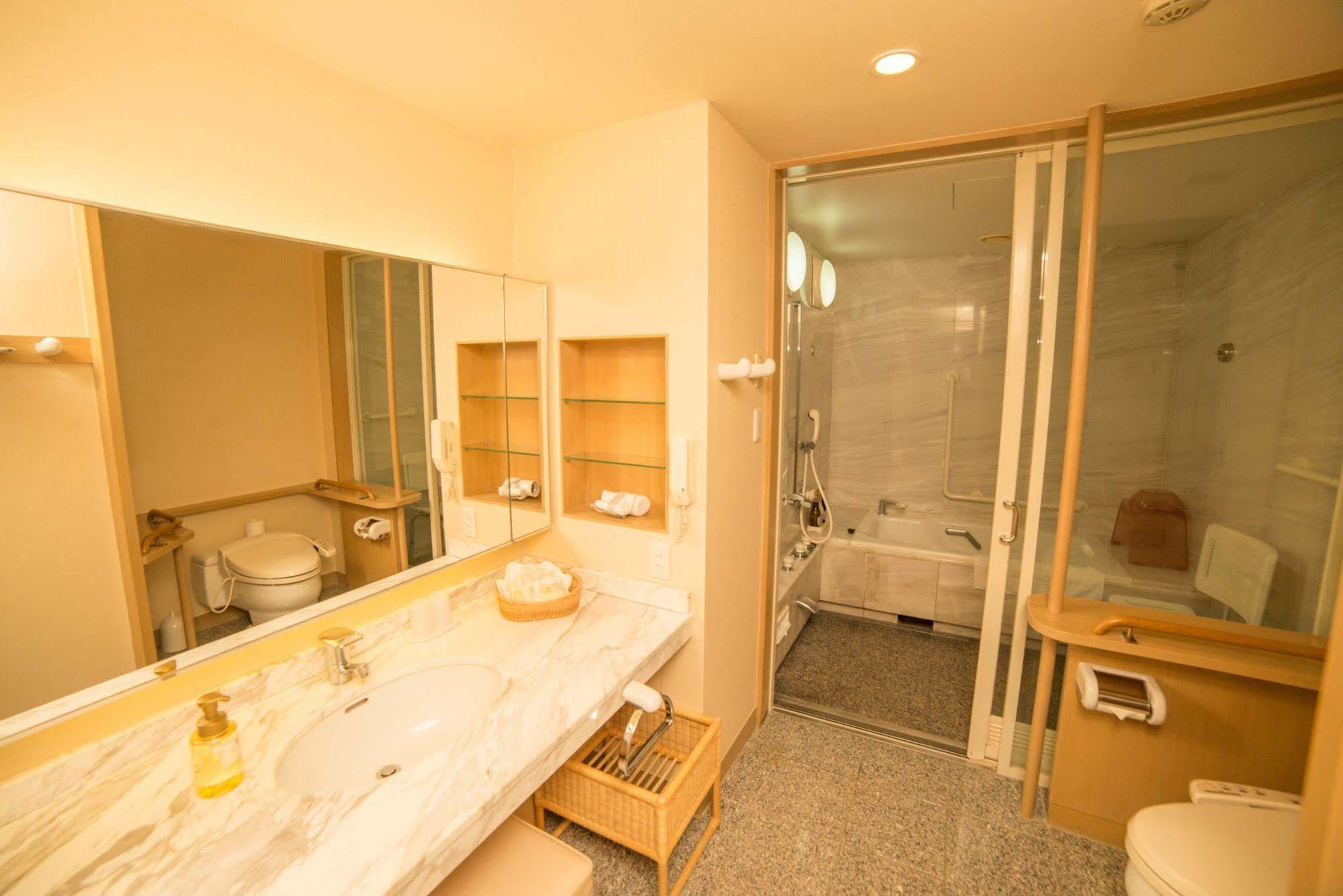 Ginza Creston Hotel