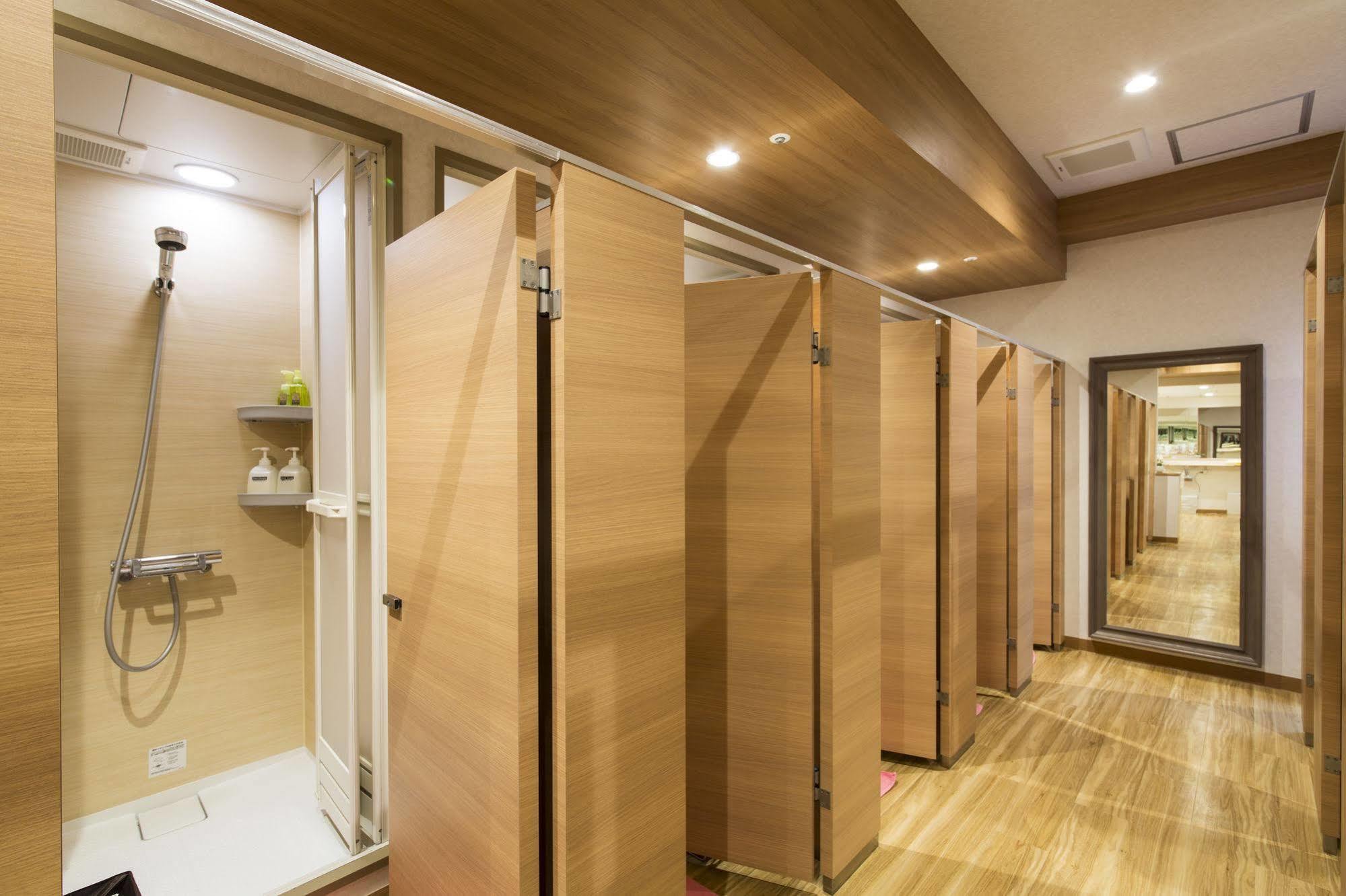 Shinjuku Kuyakusho-mae Capsule Capsule hotel Tokyo