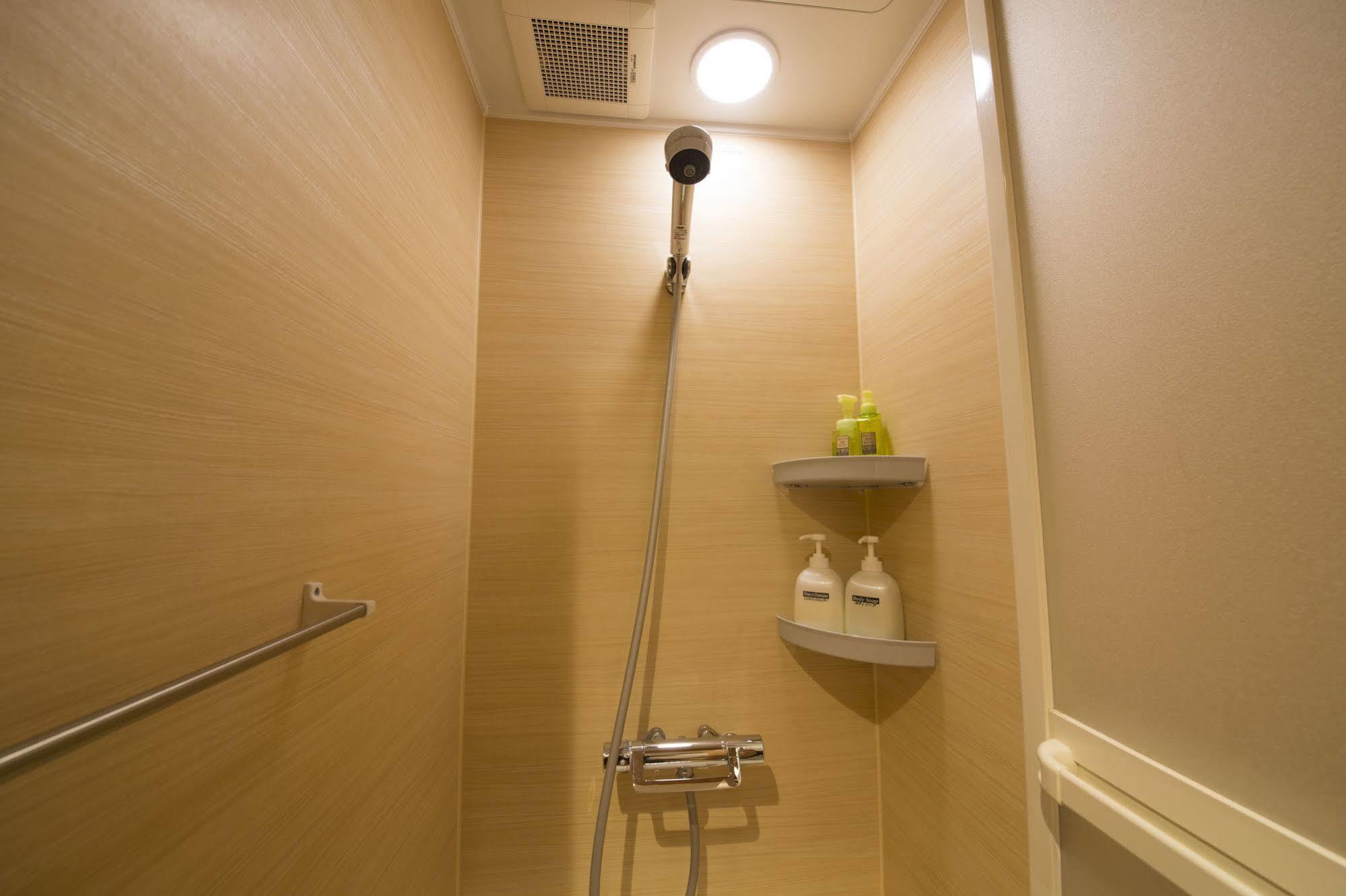 Capsule hotel Shinjuku Kuyakusho-mae Capsule Tokyo