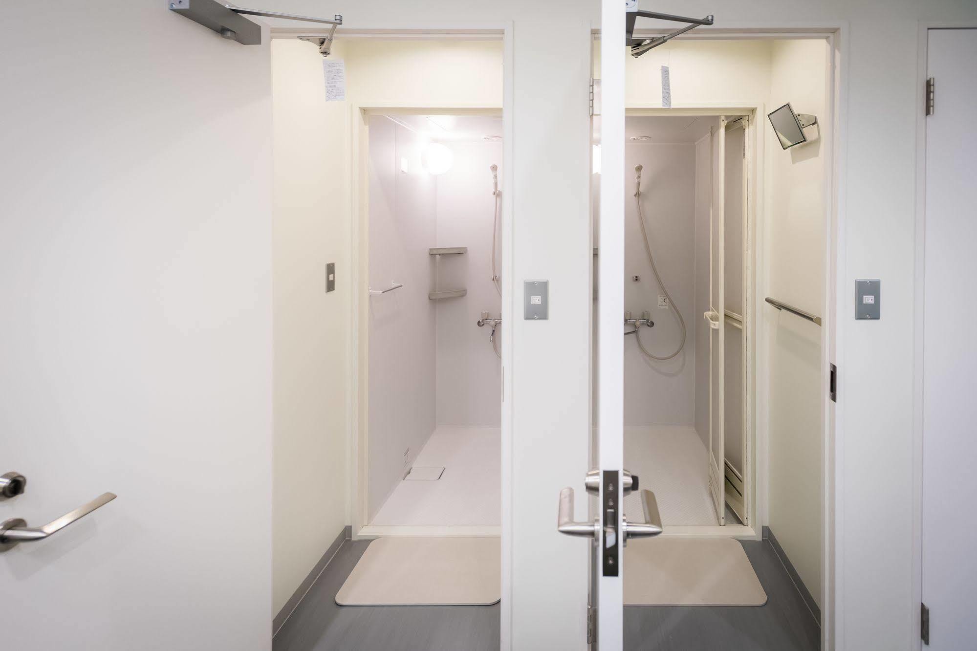Train Hokutosei Hostel Tokyo
