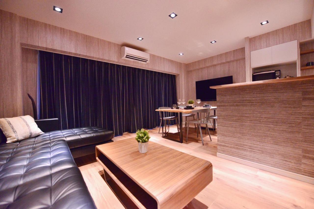 Apartment Real Life Kudanshita Tokyo